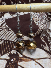 Load image into Gallery viewer, Shiny golden brown glass beaded earrings
