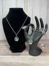 Load image into Gallery viewer, Dandelion Wish Necklace
