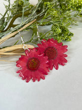 Load image into Gallery viewer, Daisy Earrings
