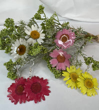 Load image into Gallery viewer, Daisy Earrings
